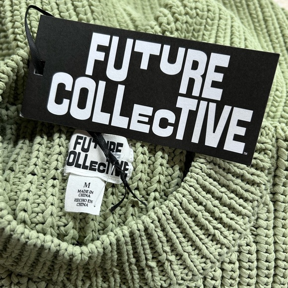 Green Crewneck Sweater with Balloon Sleeves and Ribbed Knit - Picture 4 of 5